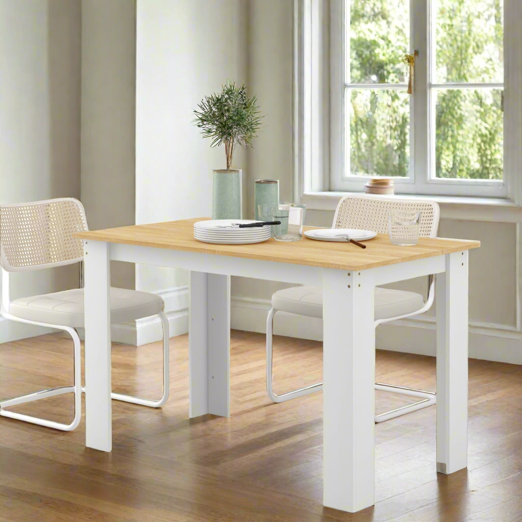 Modern Oak Dining Table for 4-6 People
Description: